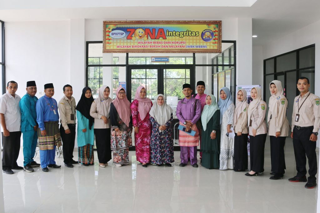 TIM PEMBINA PELAYANAN PUBLIK KABUPATEN INDRAGIRI HILIR LAKUKAN MONITORING DAN EVALUASI KE DPMPTSP