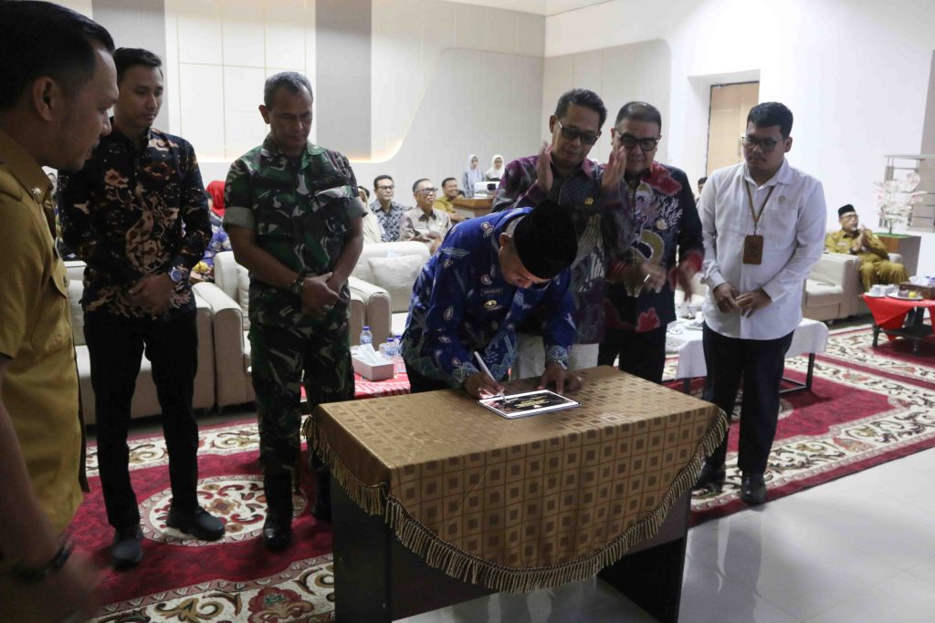 PERESMIAN SERENTAK 8 MAL PELAYANAN PUBLIK OLEH KEMENTERIAN PAN-RB